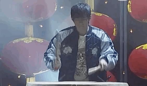 倪萍60岁再入圈，用10年不哭，成为了如今的“国综宝藏”