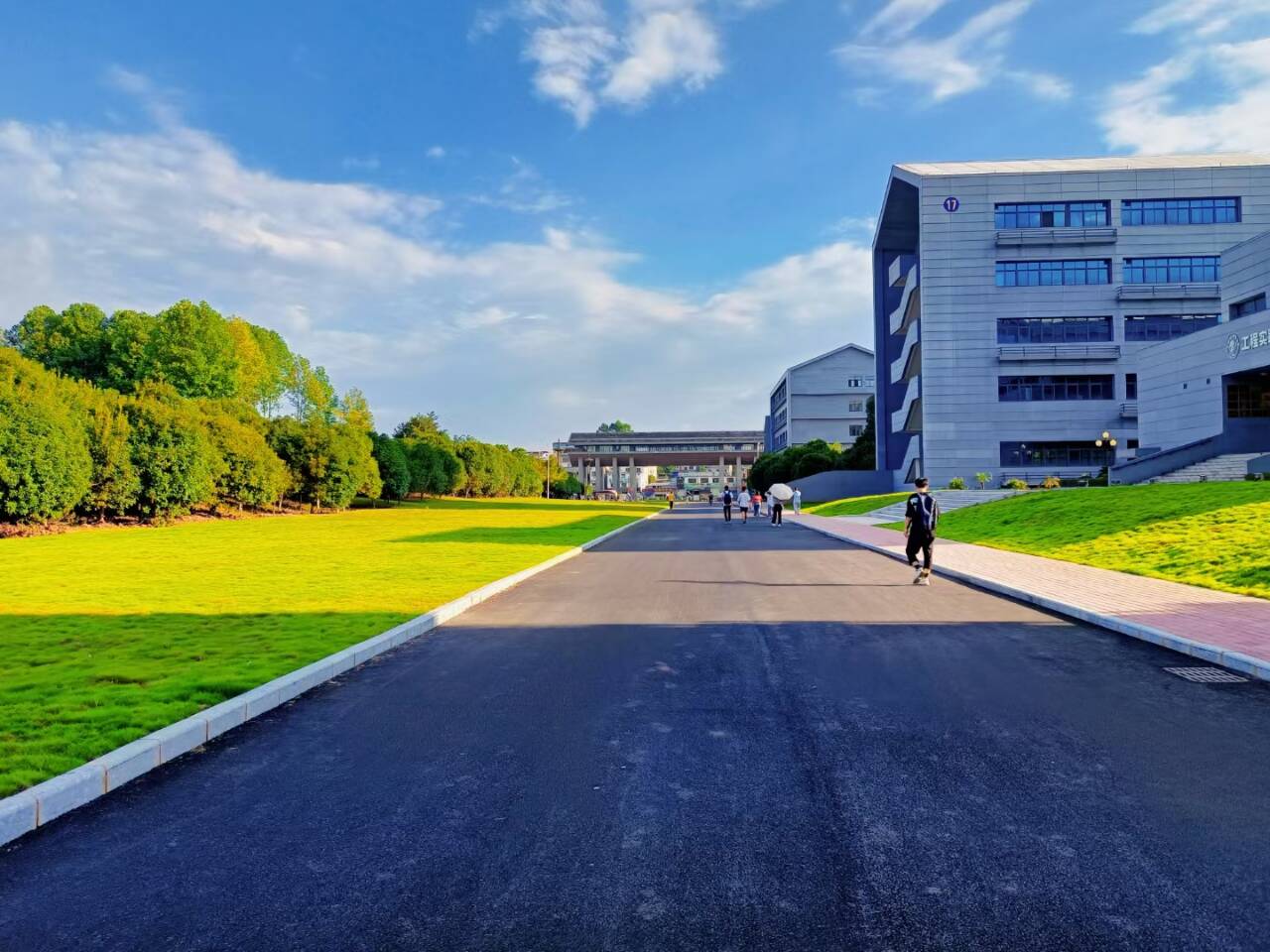 大学加入招新社团有什么展望,大学社团报名有什么建议