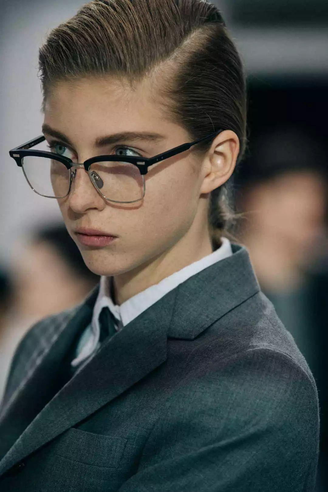 穿西装特别帅的女孩,穿西装的女生有气质吗