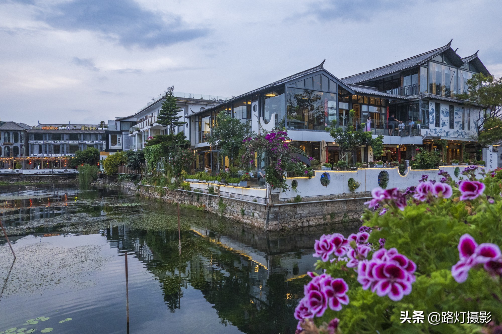 双廊古镇杨丽萍太阳宫夜景,杨丽萍住的双廊古镇