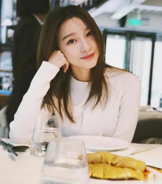 中央电视台才貌双全的美女主持人,新晋央视女主持