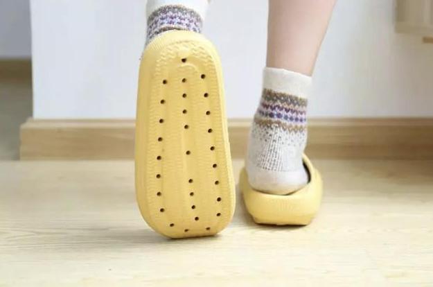 李佳琦穿的拖鞋,李佳琦带火的拖鞋