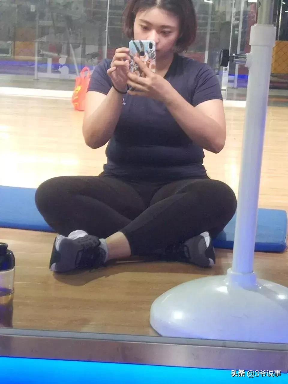 千万不要相信女孩子po出的身材自拍.过于真实哈哈哈