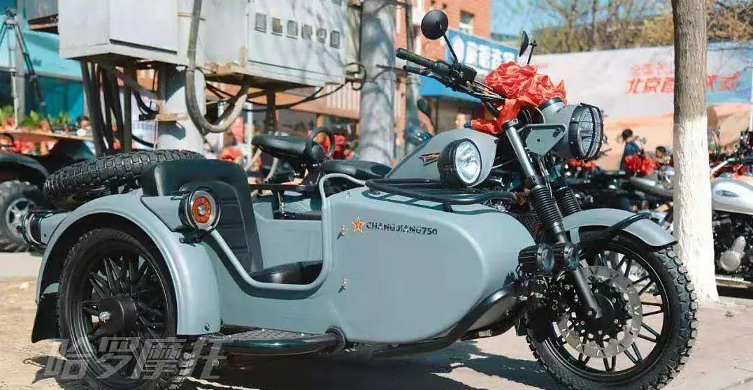 摩托车推荐150cc小摩托,长江650边三轮摩托测评