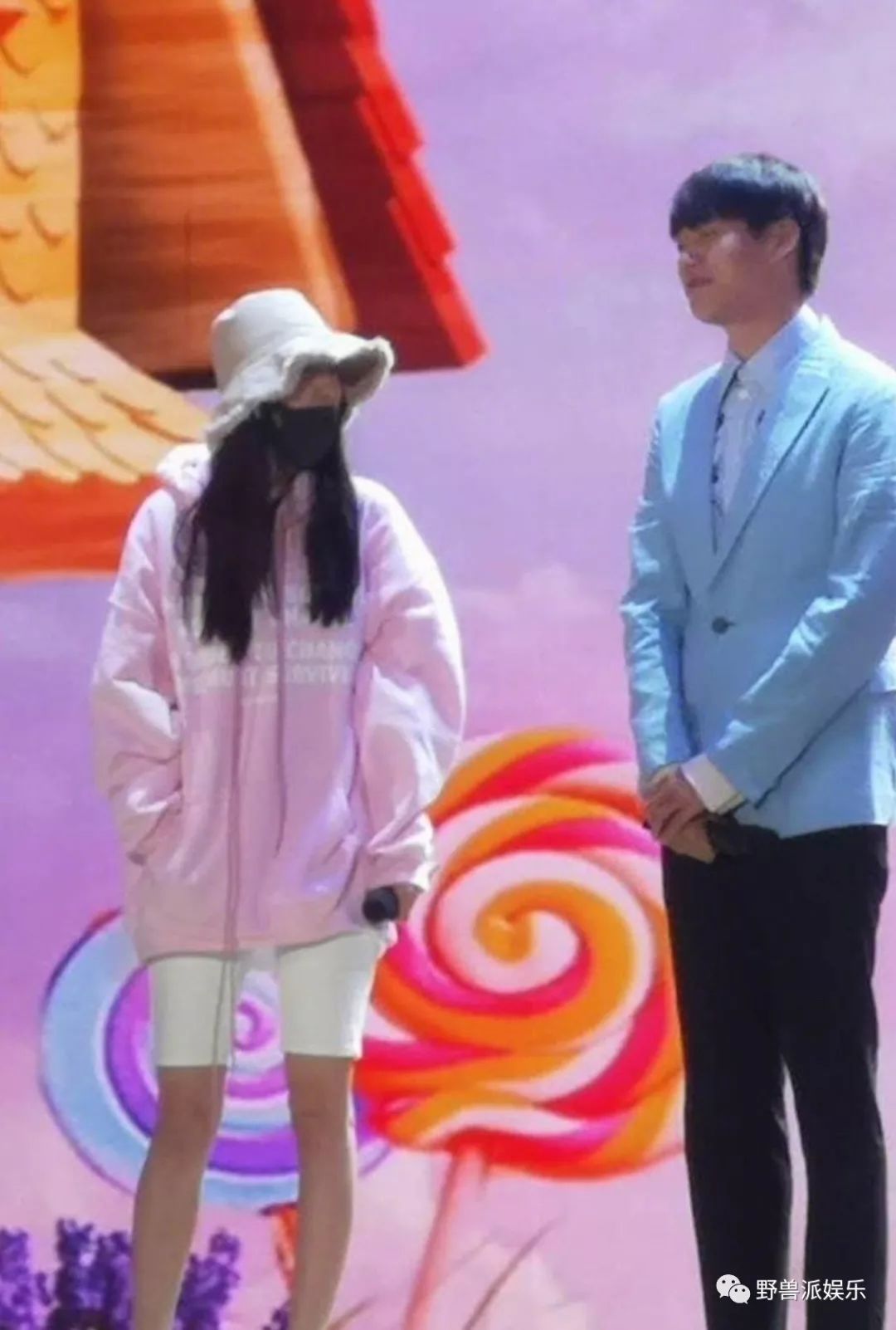 魏大勋杨幂亲密照,杨幂和魏大勋的高甜合集