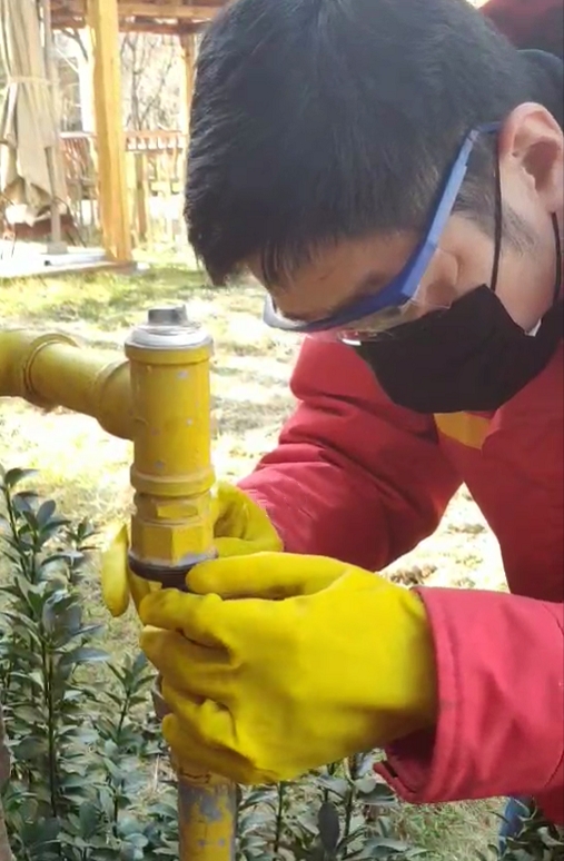 不忘初心守岗位细致入微送服务—疫情时期中国石油天然气销售山东分公司*安泰**昆仑公司马振坚守岗位服务用户