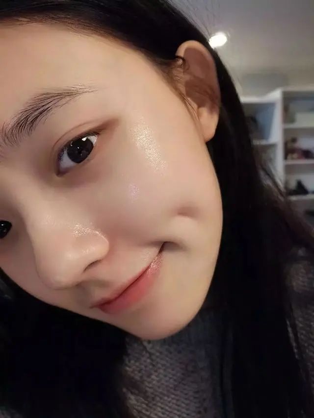 林允打的眼周水光针是什么,林允怎么那么有钱