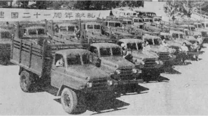 闲话江铃，稀里糊涂入行造车，八几年狂亏五千多万差点少年夭折