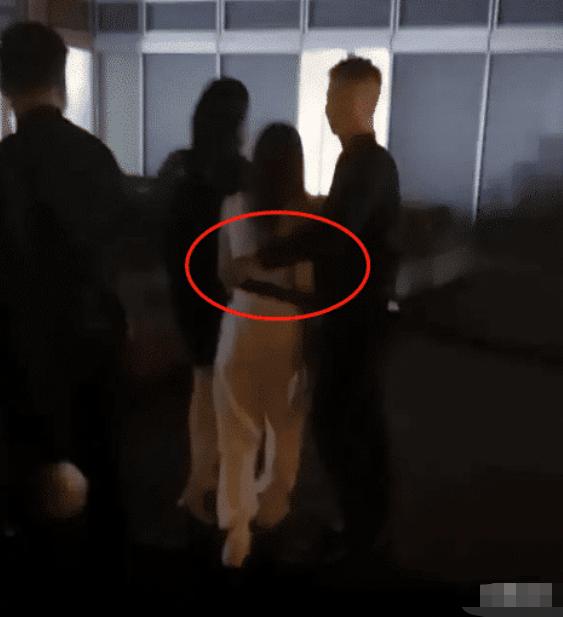 李小璐守护丽人花絮,李小璐深夜秀身材