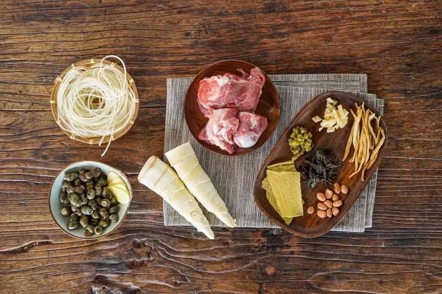 去哪里学习正宗螺蛳粉做法,在家自己怎么煮螺蛳粉好吃