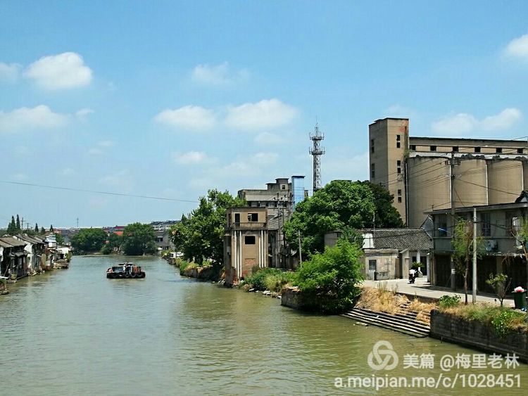 王店古称梅里，始建于五代后晋天福年间，距今有1000多年（2）。