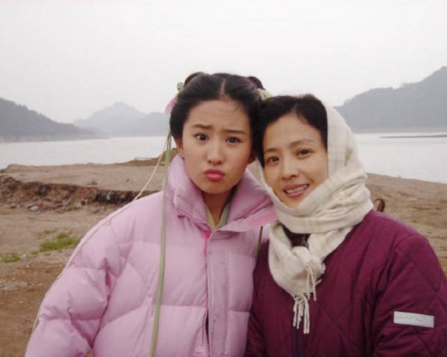 刘亦菲的写真旧照流出,刘亦菲白里透红豆瓣