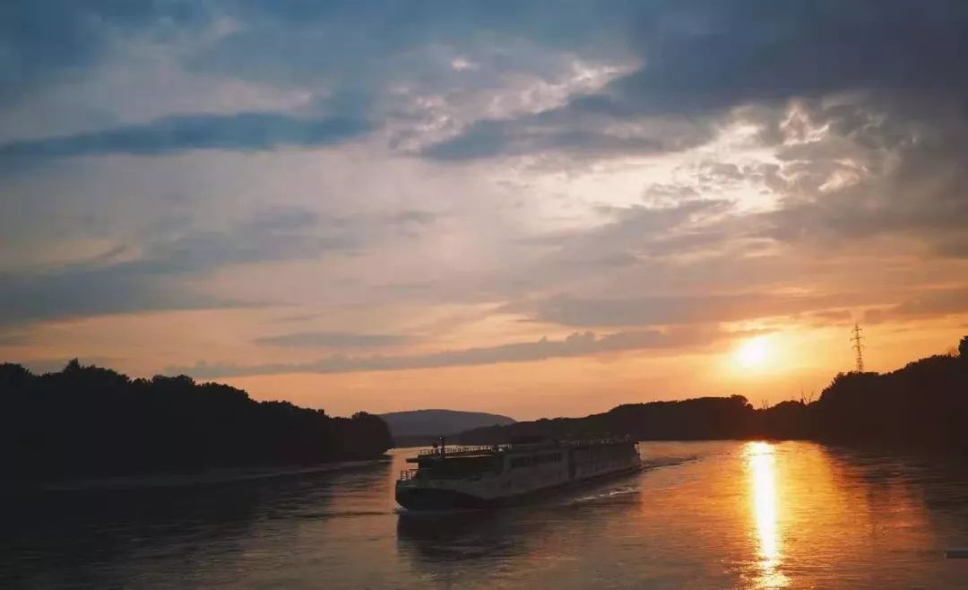 他拥有60万粉丝,走了十几个国家,终于明白了旅行的真正意义