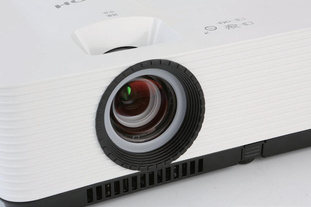 3LCD技术加持，理光PJYU4000投影机上手体验