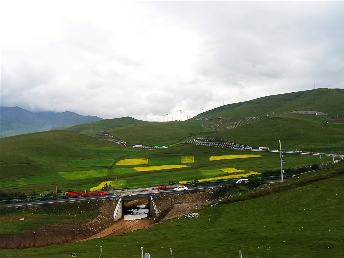 澳睿跑户外,德令哈到日月山