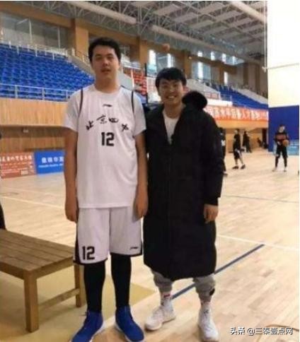 八一男篮险胜南京同曦？王治郅终于笑了？王治郅爱情故事生活细节