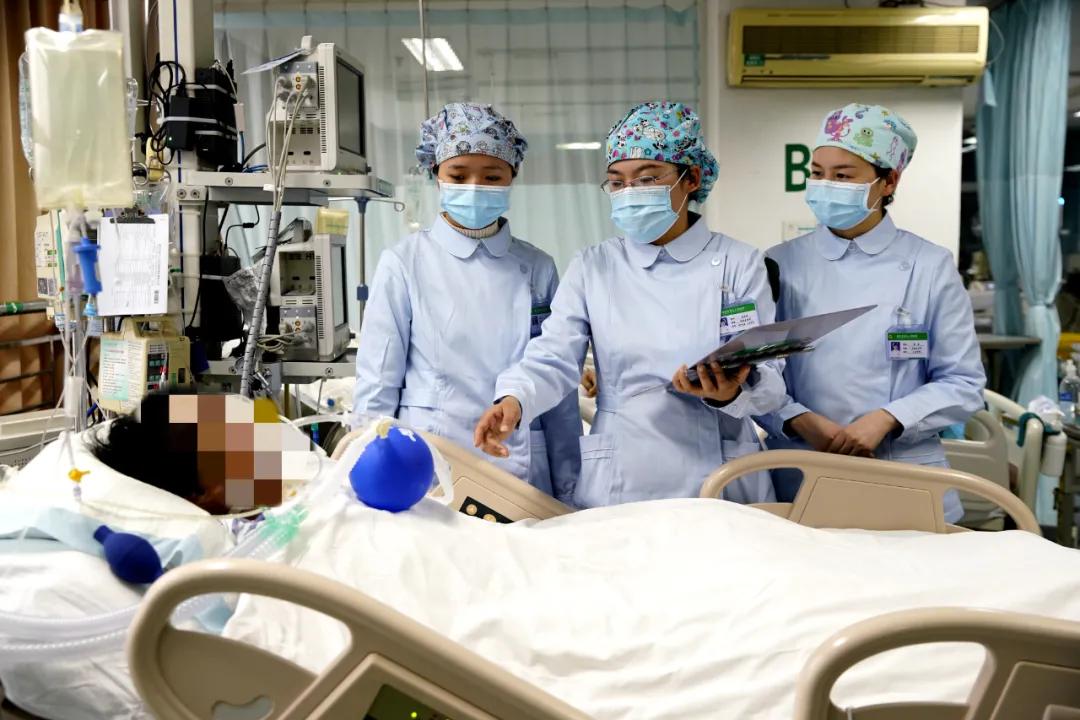 抗击新冠肺炎疫情最美逆行者奖牌,抗击疫情最美志愿者荣誉证书