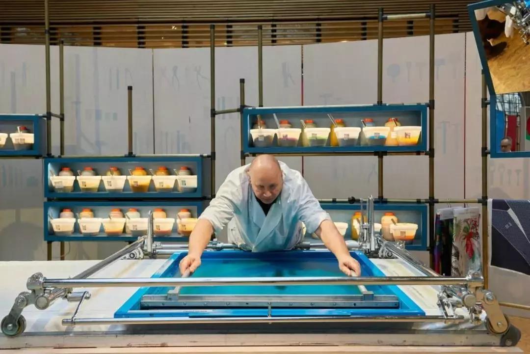 爱马仕丝巾90的一条多少钱,爱马仕400元一支