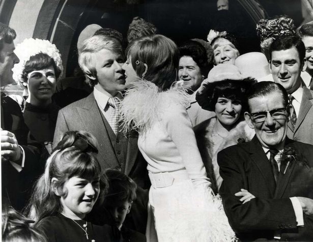 穿漂亮的婚纱,穿特别好看的婚纱