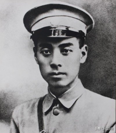 记录“人民总理”周恩来光辉一生的15张老照片