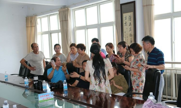临颍：摄影家大咖走进三高，现场传授摄影秘籍