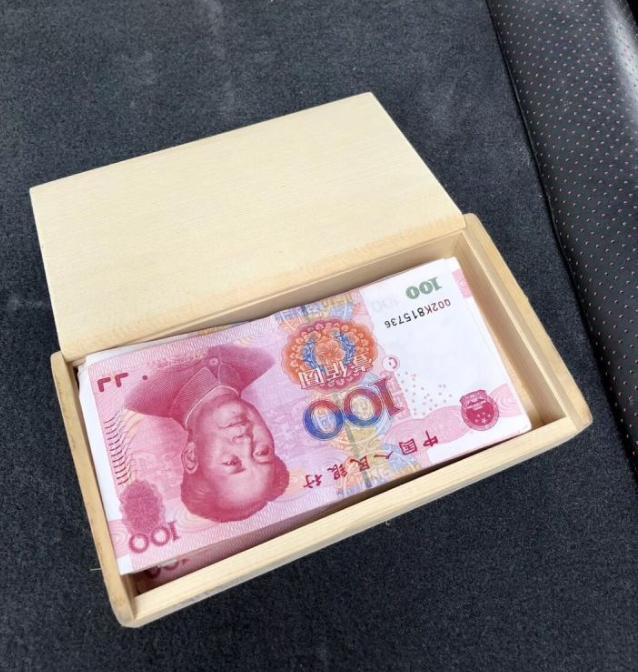 买二手车后找前任车主,买二手车原车主留下的东西