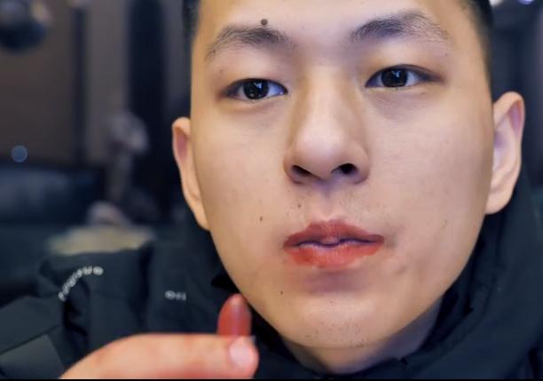 女神节将至，小伙把女友全部口红融化成一支，那些直男送的沙雕