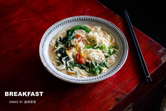 怎么在家做好吃又超简单面条,在家做普通的面条怎么做才好吃