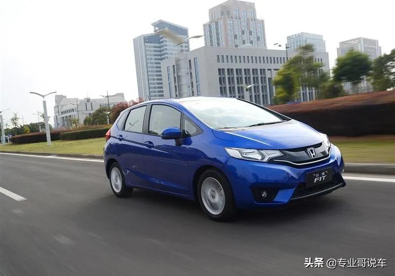 飞度冷车启动异响是怎么回事,飞度冷启动右前轮有异响