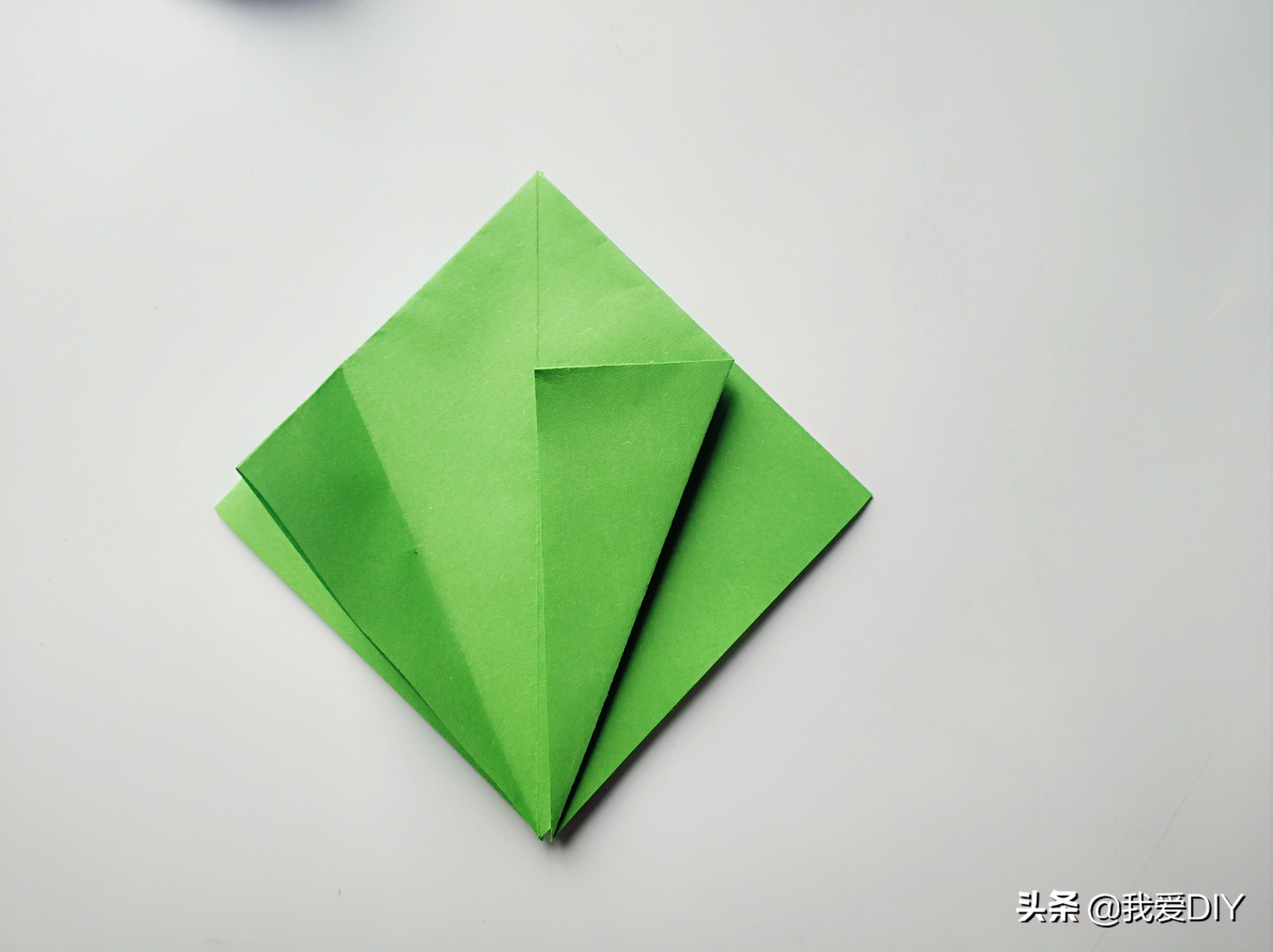 小燕子教大家折礼物盒,小燕子折法慢放视频