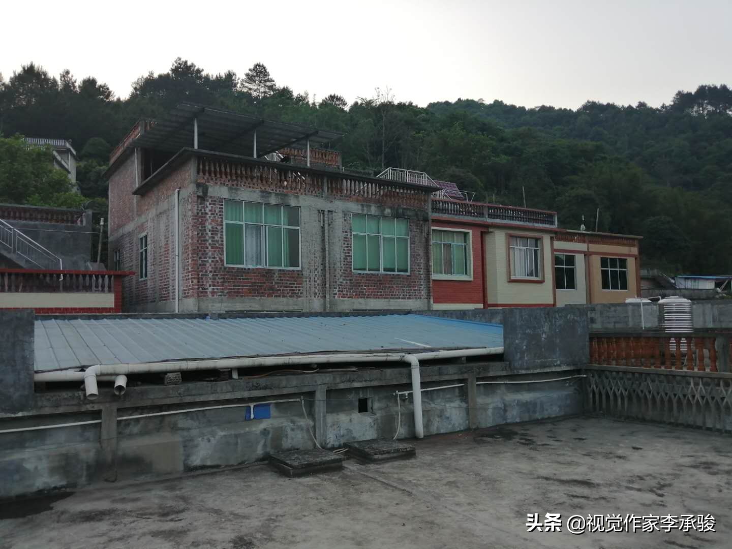 哦，德保县荣华乡乐屯，我土土的故乡和土土的家乡人，春天好！