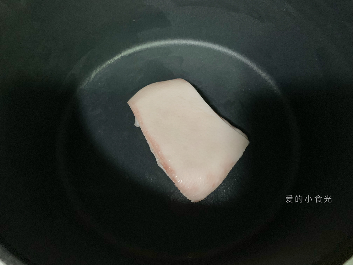 铁锅煎锅开锅的正确方法,不粘锅的正确开锅方法煎鱼