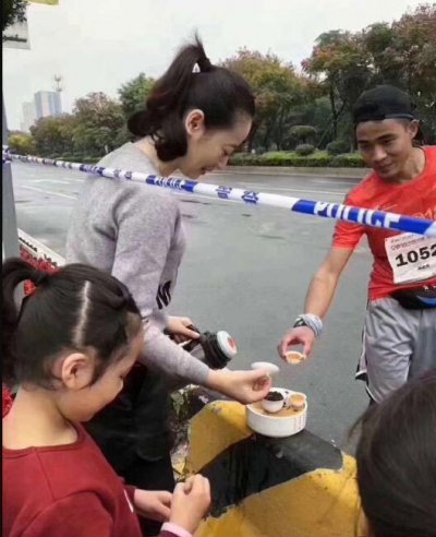 “喜欢绫波丽的男人脆弱还有恋母情结？”哈哈哈哈哈什么沙雕剧啊