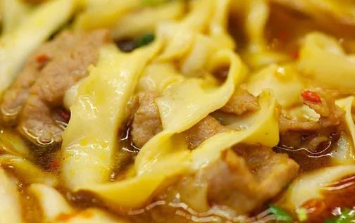 四川超级大学！坐拥15大网红餐厅，中央空调、电梯、免费网络全覆盖！