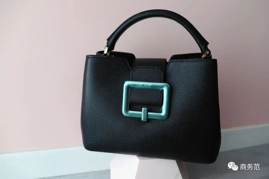 新生婴儿礼物必备物品清单,新生婴儿适合买什么礼物