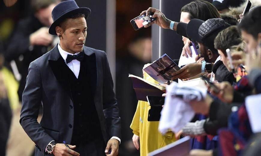 足球巨星内马尔的成王之路,内马尔最初在哪踢球