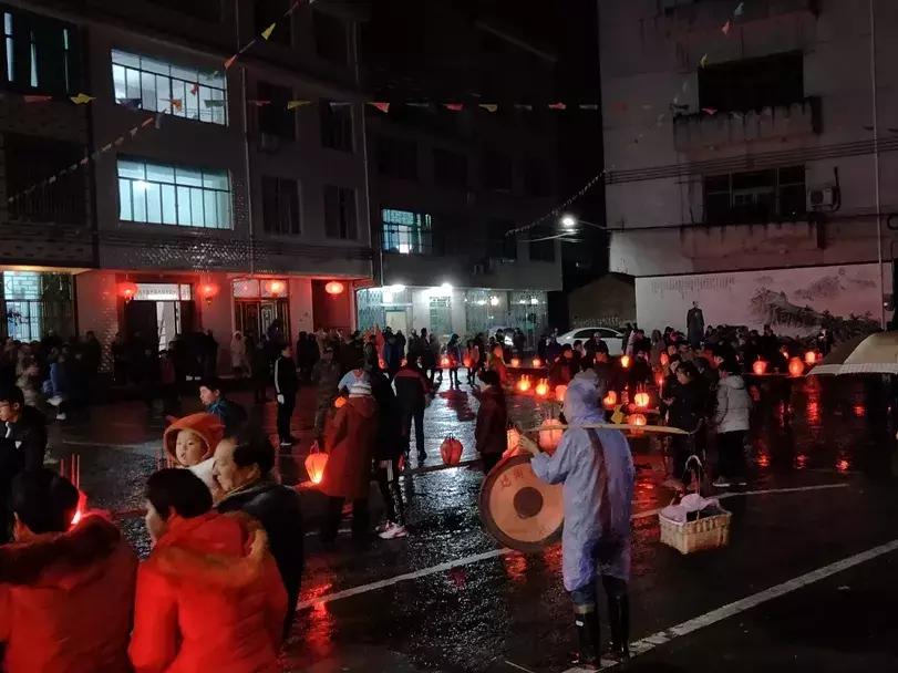 龙灯什么时候开始玩的,今年的龙灯为什么这么多