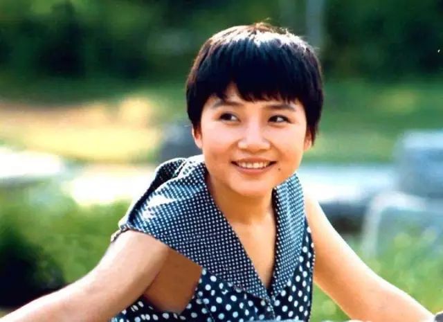 青藏高原的李娜现状如何,李娜出家多年后再唱青藏高原