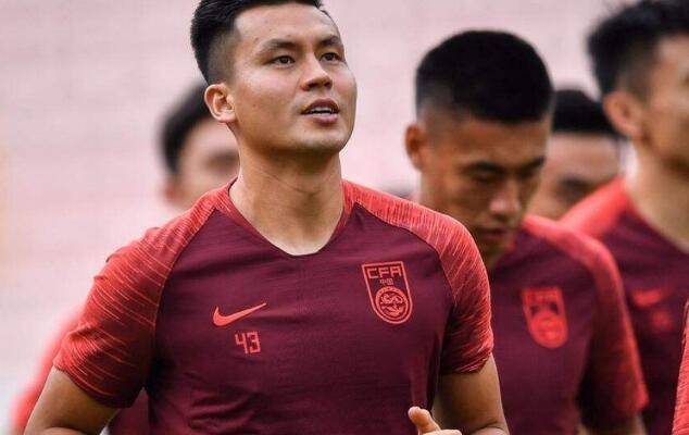 上港6人离队名单浮出水面,上港引援奥斯卡