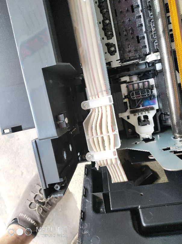 爱普生l1300进纸一点就显示卡纸,爱普生l1300打印歪斜卡纸