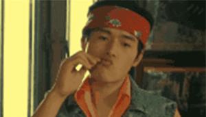 泪目年轻人,泪目的年轻人