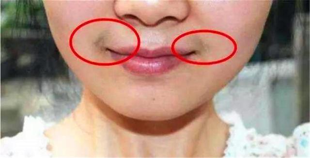 13岁女学生长喉结正常吗,12岁长出喉结胡子正常吗