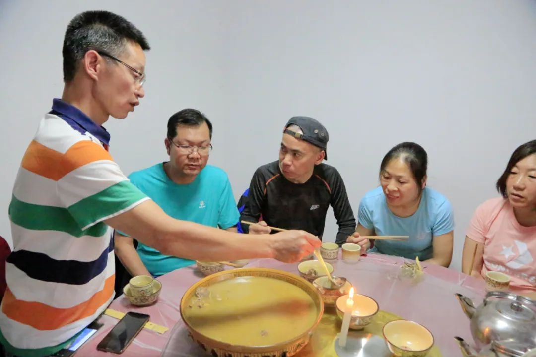 洛克徒步木里到稻城翻的是哪座山,秘境四川甘孜