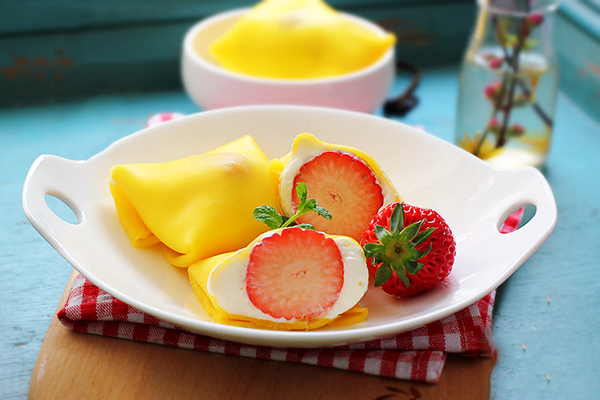 芒果班戟淡奶油打发教程,班戟甜品制作教程