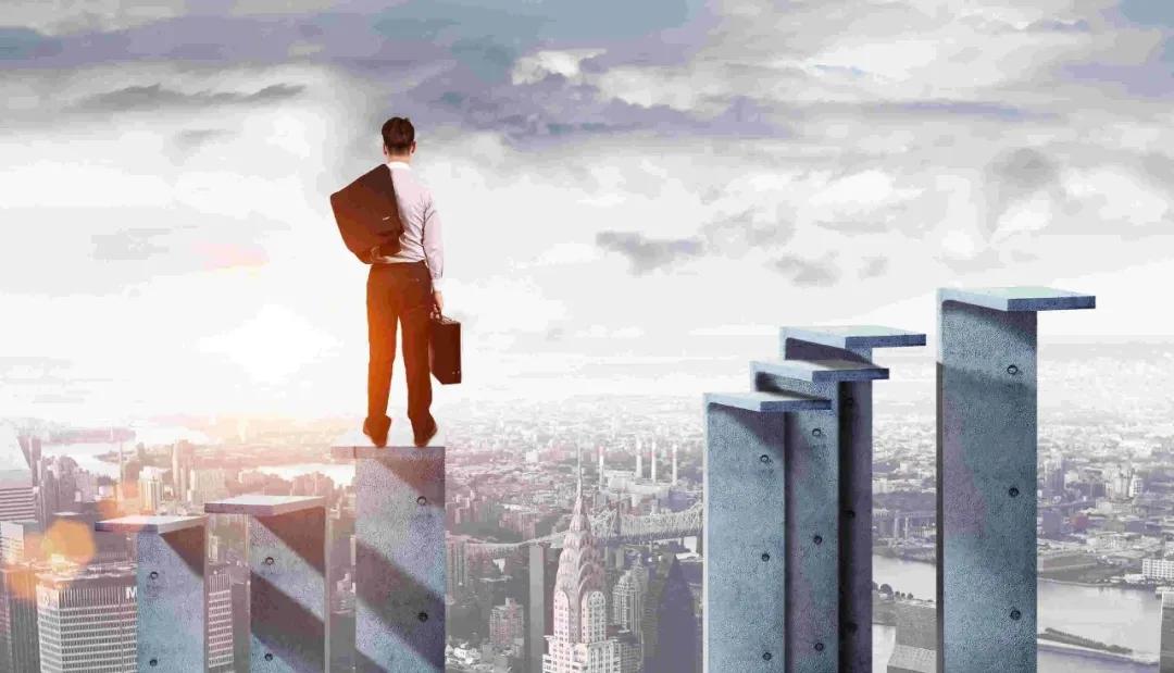 职场中要在意别人的评价,职场人要警惕这几个套路