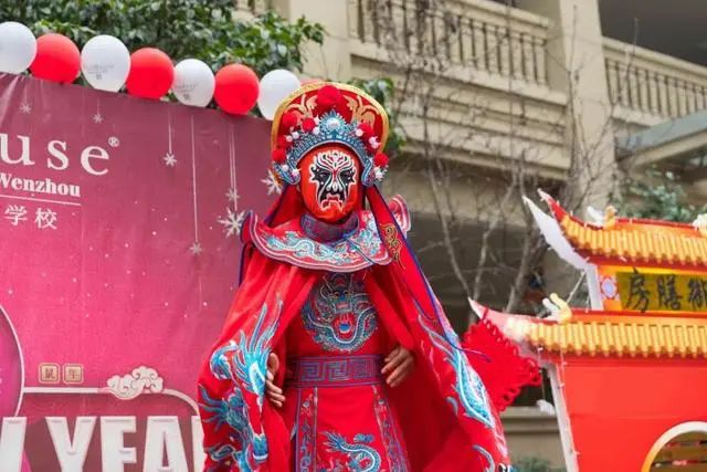 伊顿最新采访视频,伊顿幼儿园成都