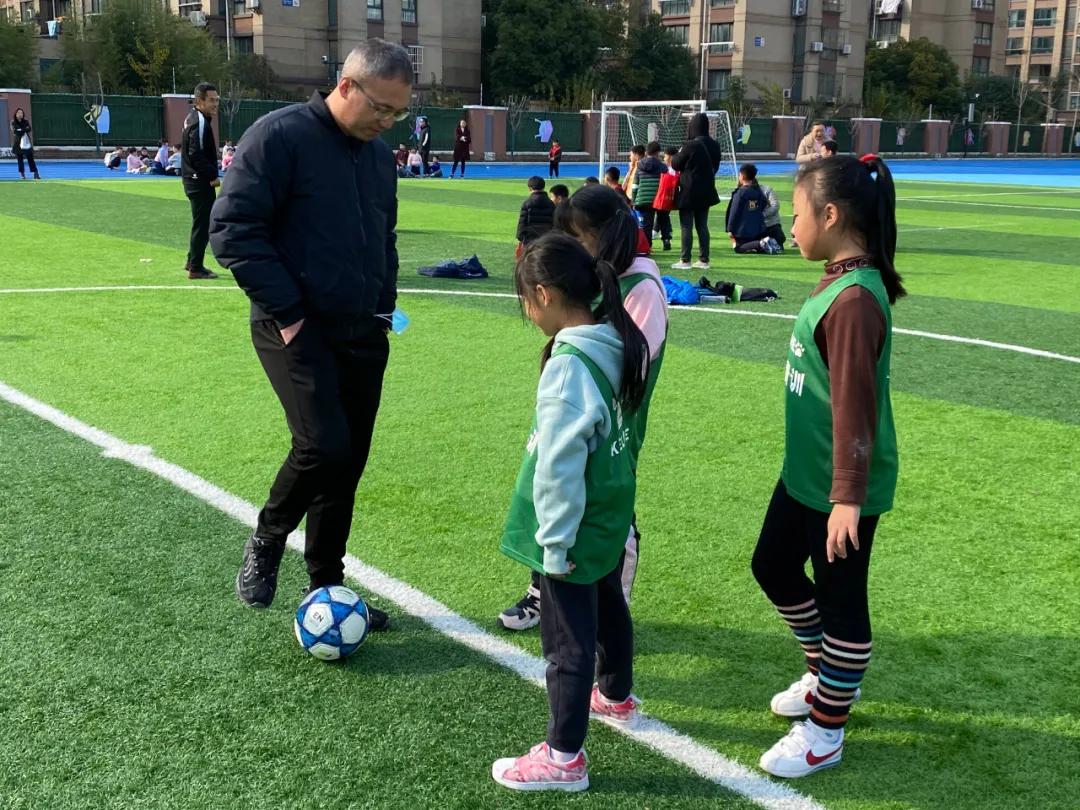 魅力足球绿荫筑梦,魅力足球描绘梦想