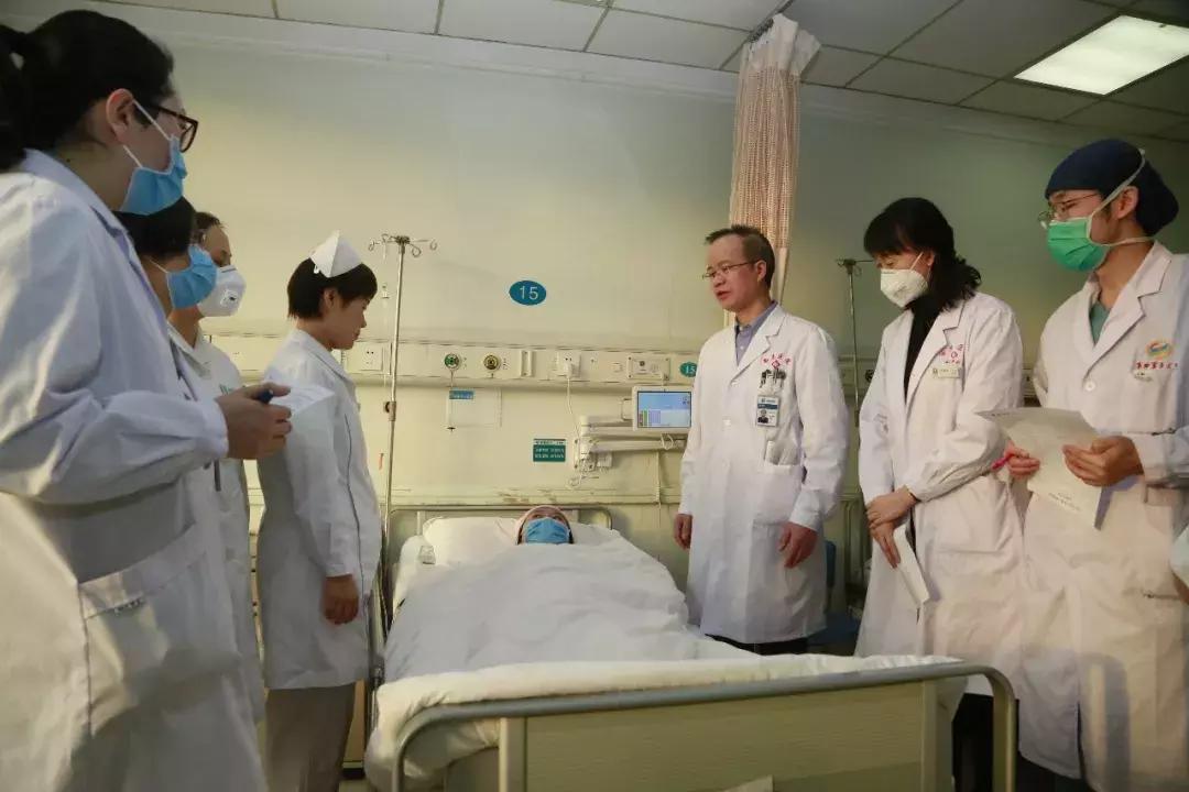 中国首例67岁自然受孕产女,中国首例试管婴儿生下第二代宝宝