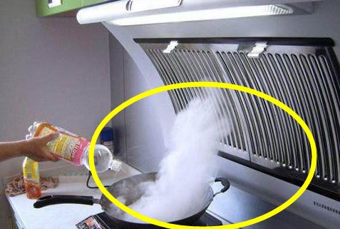 经常爆炒油烟机怎么选,顶吸和侧吸油烟机哪个更适合爆炒