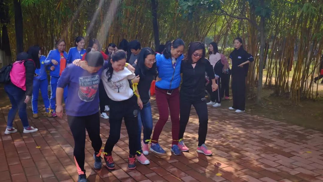 番禺｜昨天，桥南“半边天”比久违的阳光更有活力！